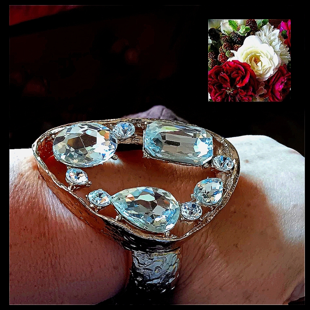 Crazy Crystal Statement Goldtone  Gemstone Clip Hinge Bracelet - Picture 10 of 12